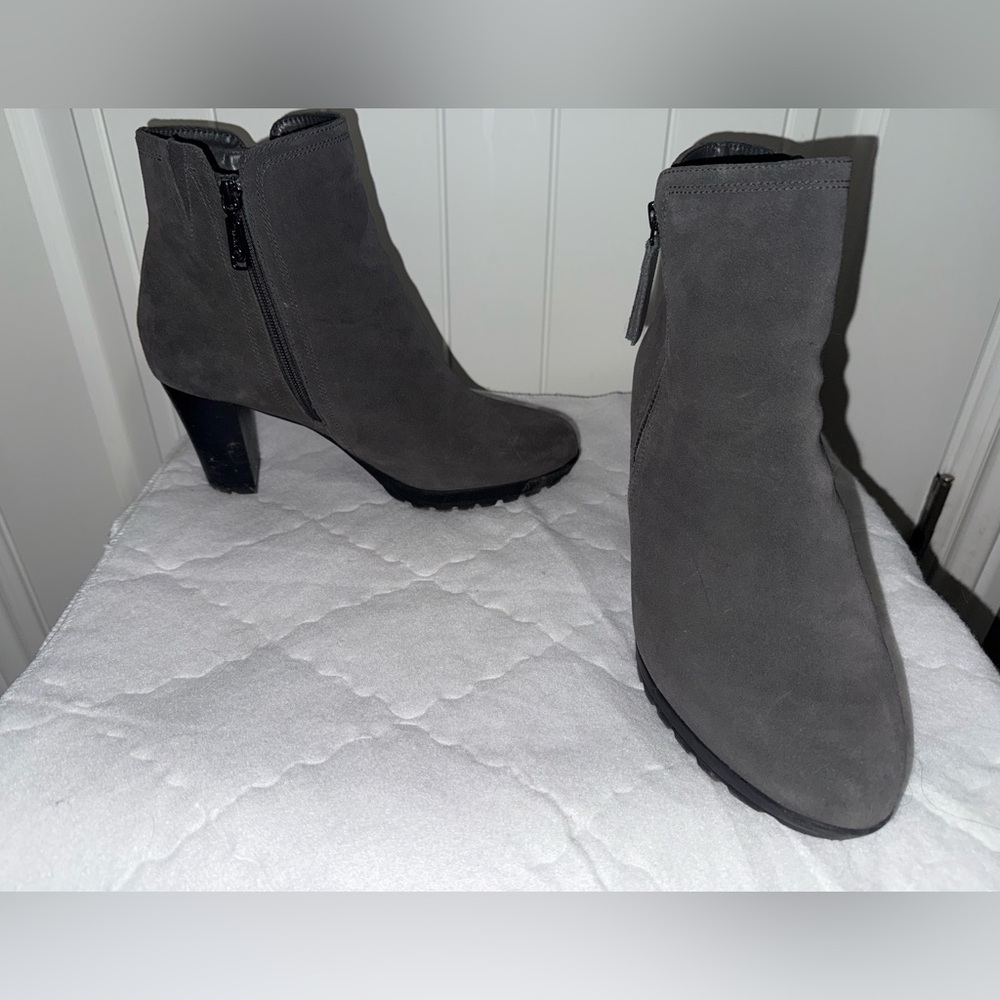 Waterproof Blondo Gray Heeled Boots with Sleek Design from Naturalizer